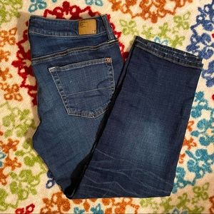 American Eagle dark wash stretchy cropped jeans
